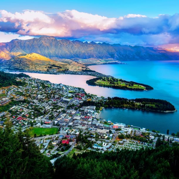 154461-cityscape-queenstown-new-zealand-wakatipu-lake